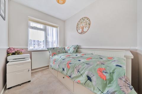 13 Cedar Drive, Sutton At Hone, Dartford, DA4 9EW
