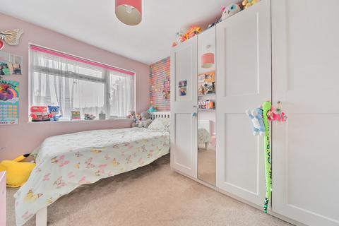 13 Cedar Drive, Sutton At Hone, Dartford, DA4 9EW