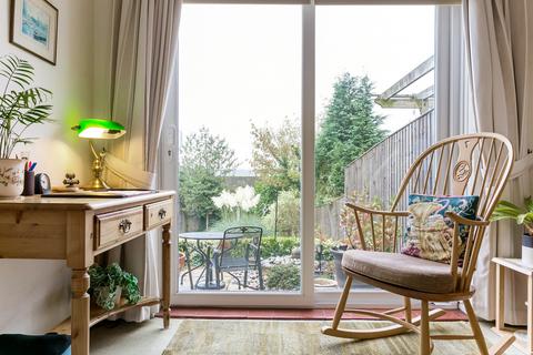 28 Barnhill Road, Marlow, SL7 3EY