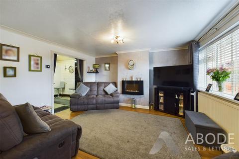 9 Dovefields, Rocester, Uttoxeter, ST14 5LT