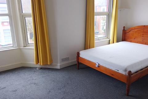 Studio to rent, Lausanne Road, London N8