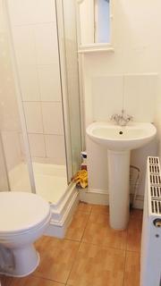 Studio to rent, Lausanne Road, London N8