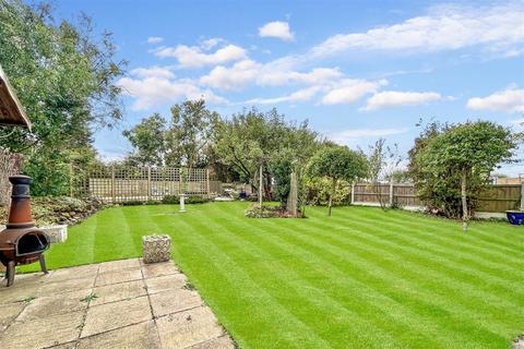 4 bedroom detached bungalow for sale, Sleaford Road, Cranwell Village