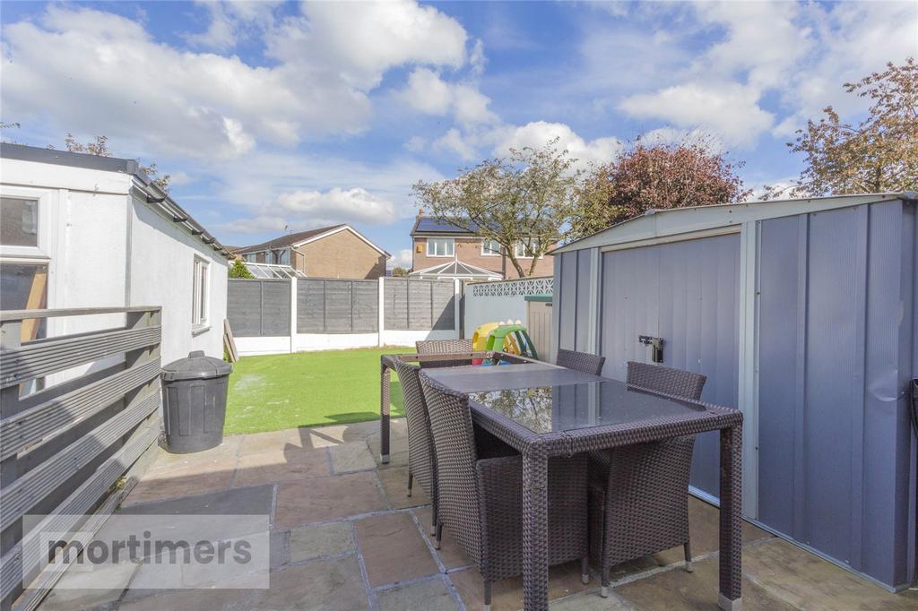 Fernlea Drive, Clayton Le Moors... 4 bed semidetached house for sale