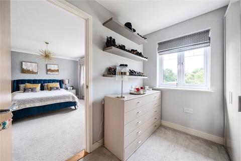 28 River Walk, Fetcham, Leatherhead, KT22 9FF