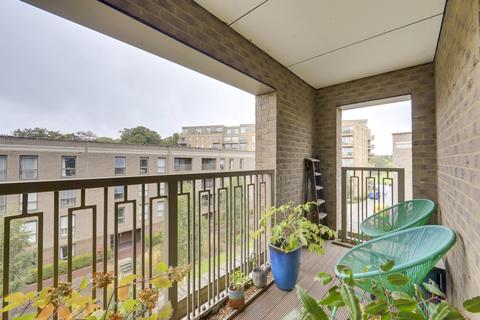 2 bedroom flat for sale, Adenmore Road, Catford, London, SE6