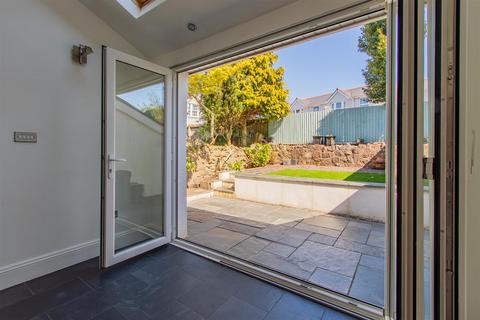 86 Llanfair Road, Cardiff, CF11 9QA