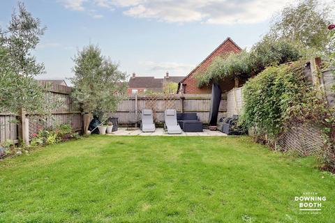 27 Whitehouse Drive, Lichfield, WS13 8FE