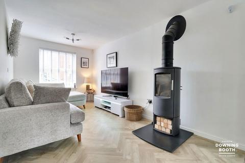 27 Whitehouse Drive, Lichfield, WS13 8FE