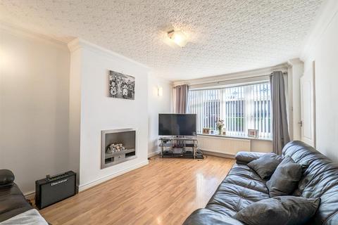 4 bedroom semi-detached house for sale, Firvale Close, Leigh
