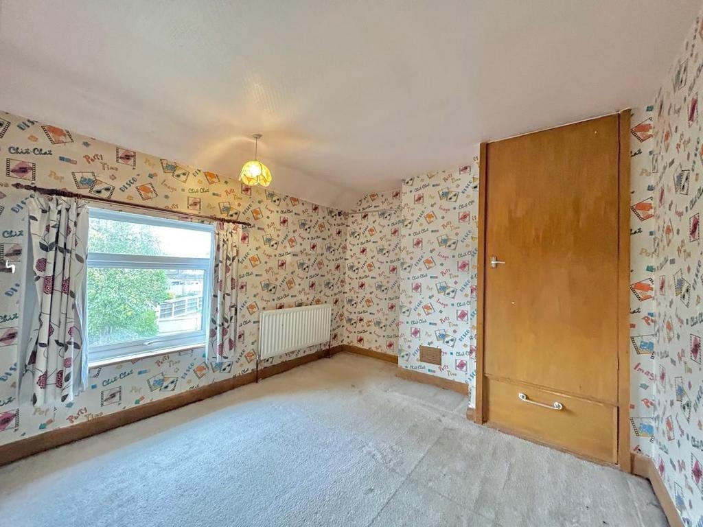 Bedroom 1.jpg