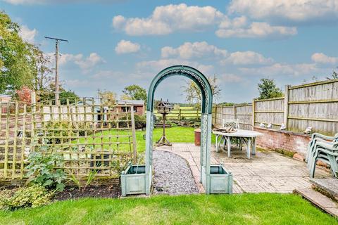 3 bedroom semi-detached house for sale, Sandfield Crescent, Glazebury, Warrington