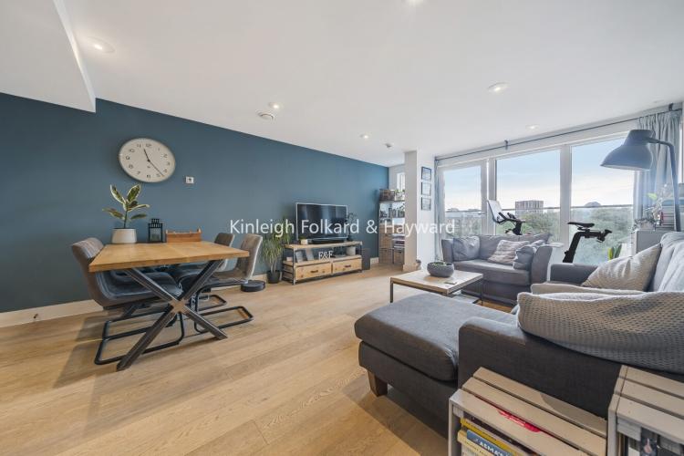 B94b9657-8956-456...