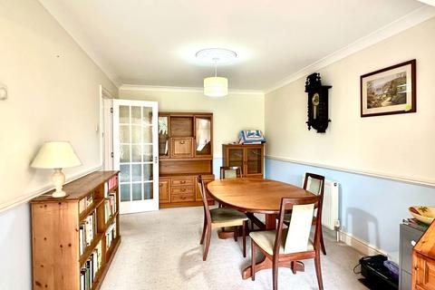 11 Meadway, St Austell, PL25 4HT