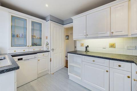 11 Meadway, St Austell, PL25 4HT