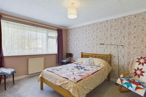 11 Meadway, St Austell, PL25 4HT