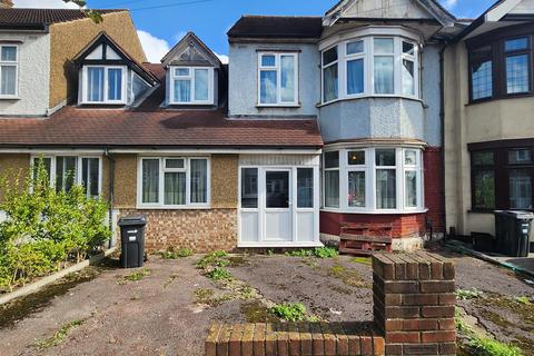 4 bedroom terraced house for sale, Inglehurst Gardens, Ilford