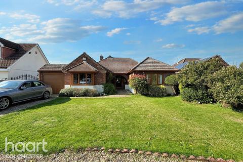 5 bedroom bungalow for sale, Brightlingsea Road, Thorrington
