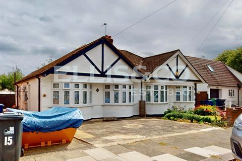 3 bedroom bungalow for sale, Dukes Avenue, Northolt, UB5