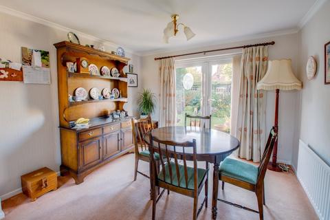 11 Crabtree Drive, Bromsgrove, B61 8NX