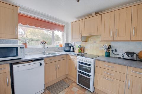 11 Crabtree Drive, Bromsgrove, B61 8NX