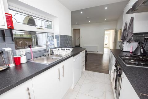 4 bedroom house to rent, Lottie Road, Birmingham B29