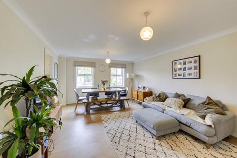 2 bedroom flat for sale, Lullingstone Lane, Hither Green , London, SE13