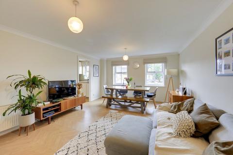 2 bedroom flat for sale, Lullingstone Lane, Hither Green , London, SE13