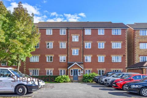 2 bedroom flat for sale, Village Close, Hoddesdon EN11