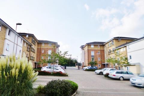 2 bedroom flat to rent, Franklin Avenue, Watford, WD18