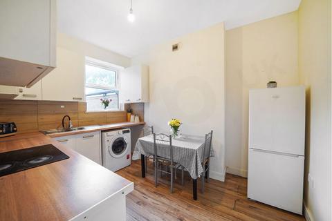 3 bedroom duplex for sale, Abbotsford Avenue, London N15