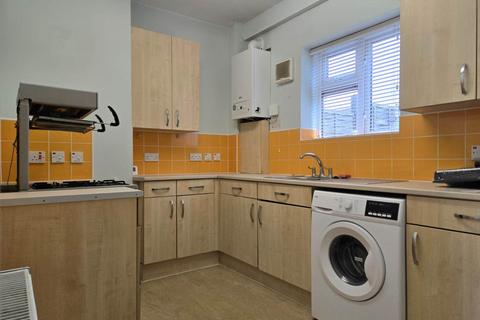 4 bedroom terraced house to rent, Burnside Road, Barking & Dagenham, RM8 1XD