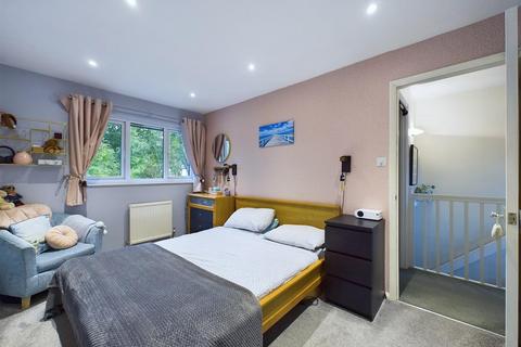 51 Vellum Drive, Carshalton, SM5 2TP