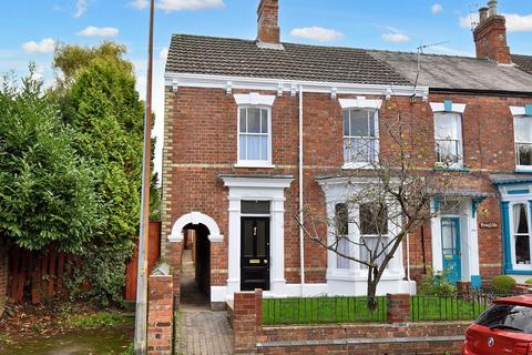 3 bedroom end of terrace house for sale, Eastgate, Louth LN11 9AG