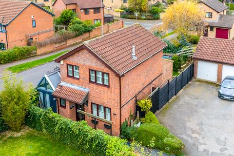 3 bedroom detached house for sale, Medway Drive, Wellingborough NN8