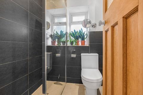 32 Roxholme Terrace, Leeds, LS7 4JH