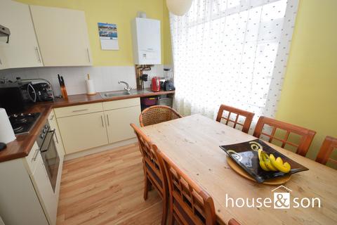 2 bedroom apartment to rent, Sea View Road, Parkstone