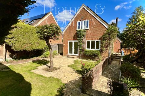 4 bedroom link detached house for sale, Marlow SL7