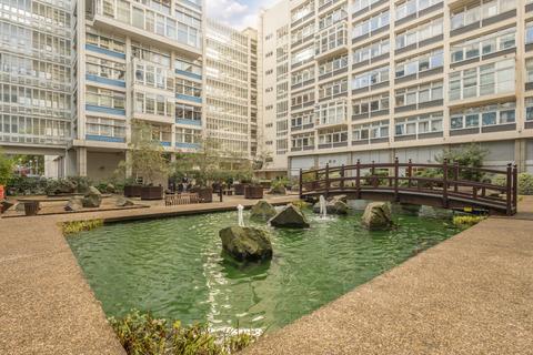 4 bedroom flat for sale, Metro Central Heights, 119 Newington Causeway, London