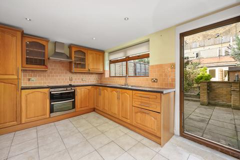 4 bedroom terraced house to rent, Mayton Street, Holloway, London