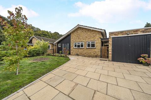 3 bedroom bungalow for sale, Honeypots Road, Surrey GU22