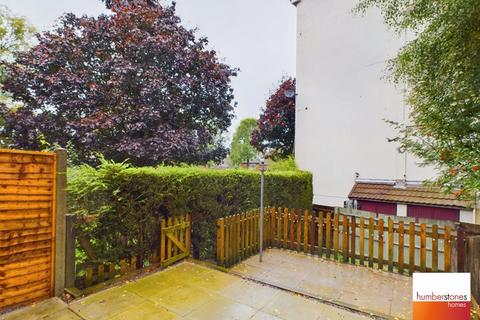 2 bedroom terraced house to rent, Chance Croft, Oldbury