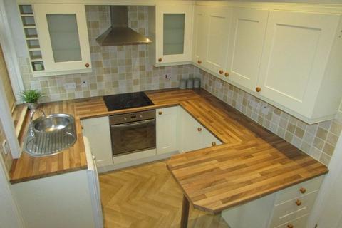 2 bedroom terraced house to rent, Whitworth Road Healey