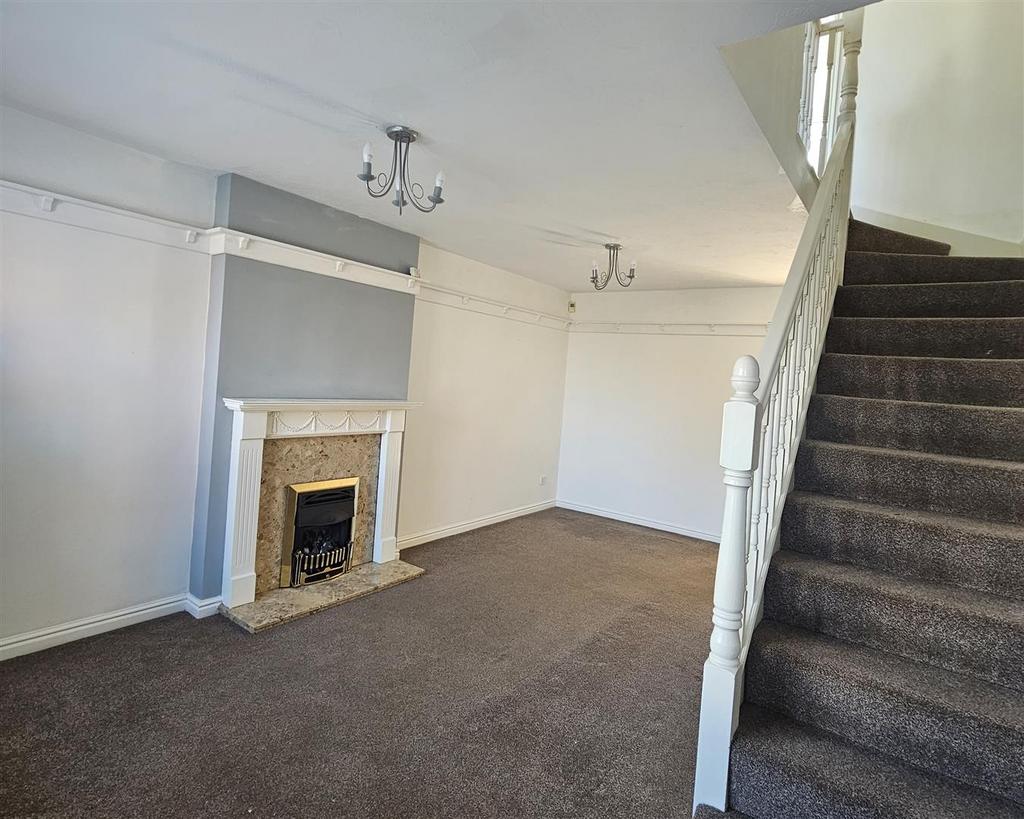 Romany Drive, Consett, DH8 2 bed semidetached house to rent £650 pcm