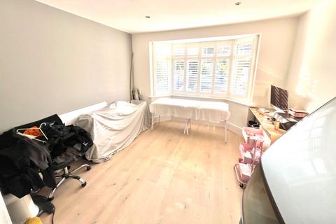 4 bedroom semi-detached house for sale, Park Street Lane, Park Street, St. Albans, Hertfordshire. AL2