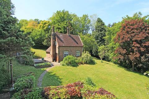 3 bedroom village house for sale, Town Hill, Lamberhurst, TN3