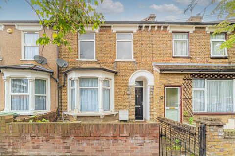 3 bedroom terraced house for sale, Oatlands Road, Enfield