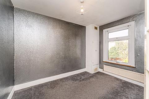 3 bedroom terraced house for sale, Oatlands Road, Enfield