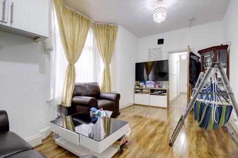 2 bedroom apartment for sale, Derby Road, Enfield