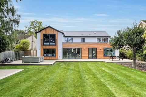 9 Oaklands Drive, Ascot, SL5 7NE